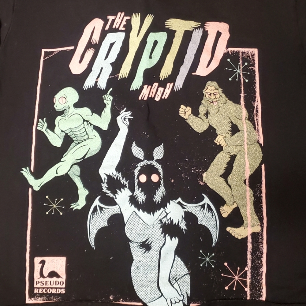 Hot topic MONSTER CRYPTID MASH CROP TOP punk cut crop
